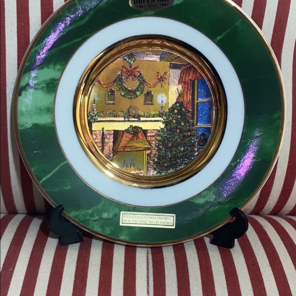 2 Collectible Plate Duffex Art Christmas - Gold Trim - Picture 3 of 5